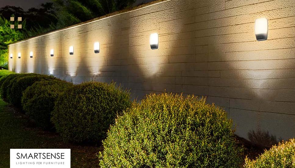 تراس و محوطه