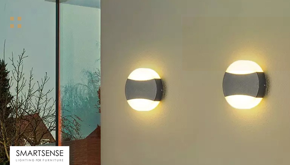 ۱. چراغ دیواری حیاطی مدرن