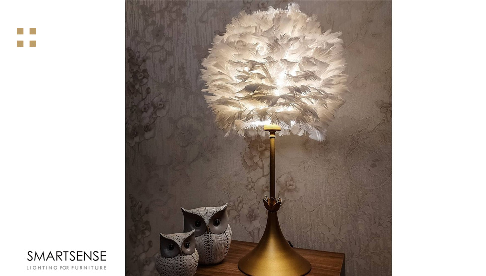 چراغ کنار تختی زیبا