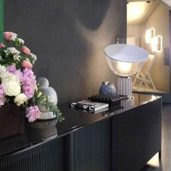 چراغ رومیزی Flos مدل Taccia [+ترند جدید 2025]